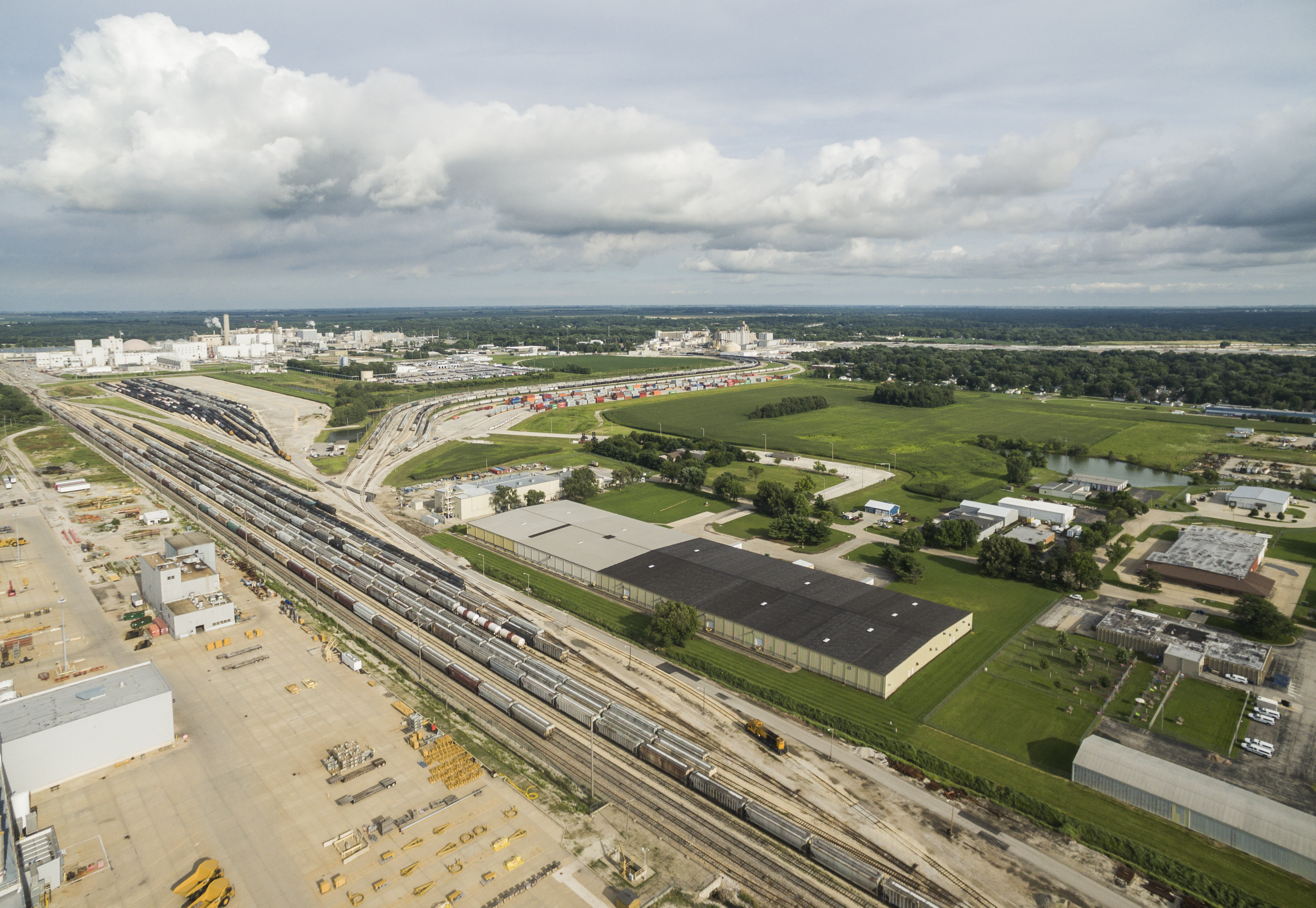 Photo aérienne des rails adjacents à Lineagede Decatur (IL)