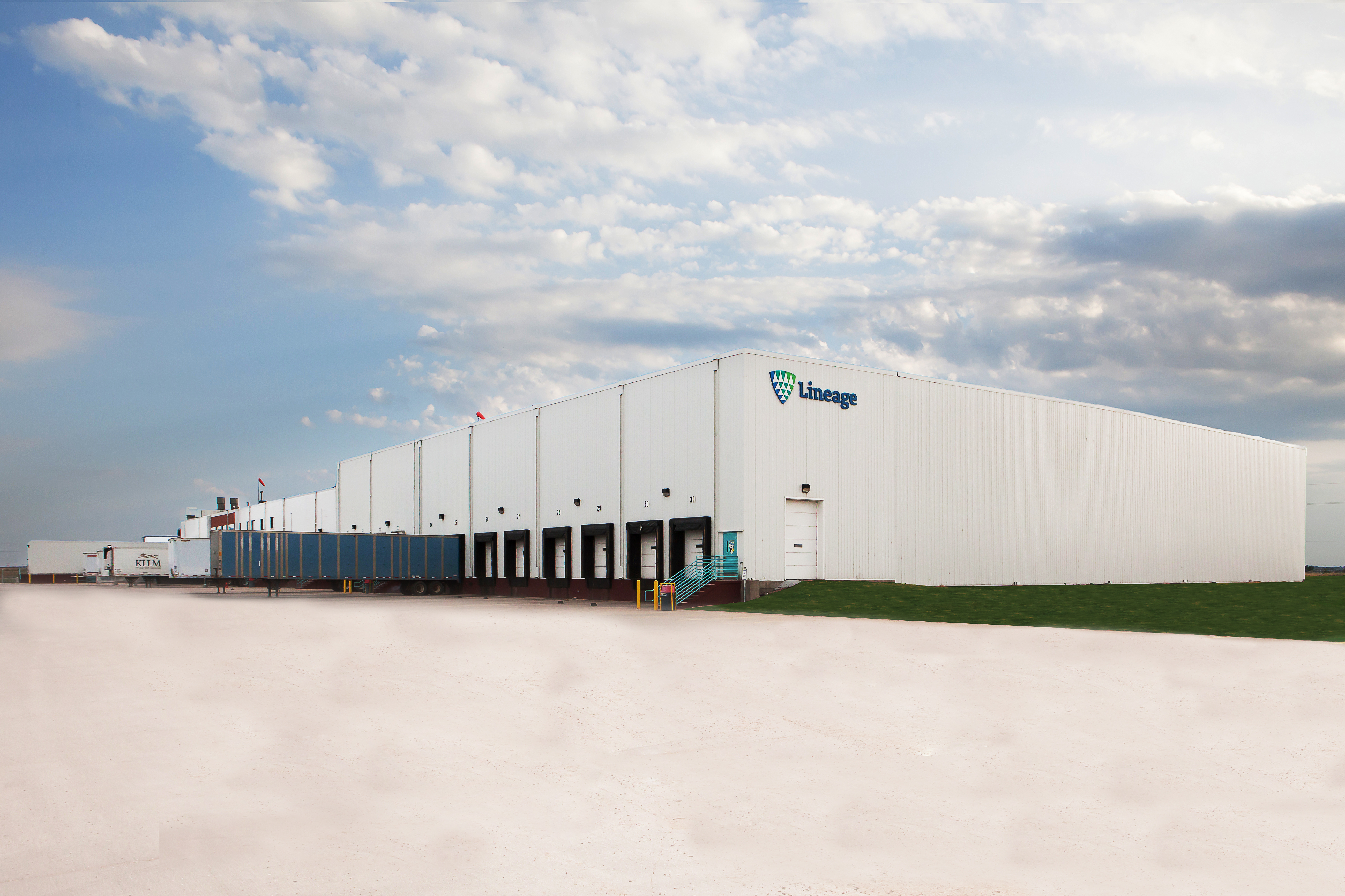 Foto exterior de las instalaciones de Lineage en Dodge City