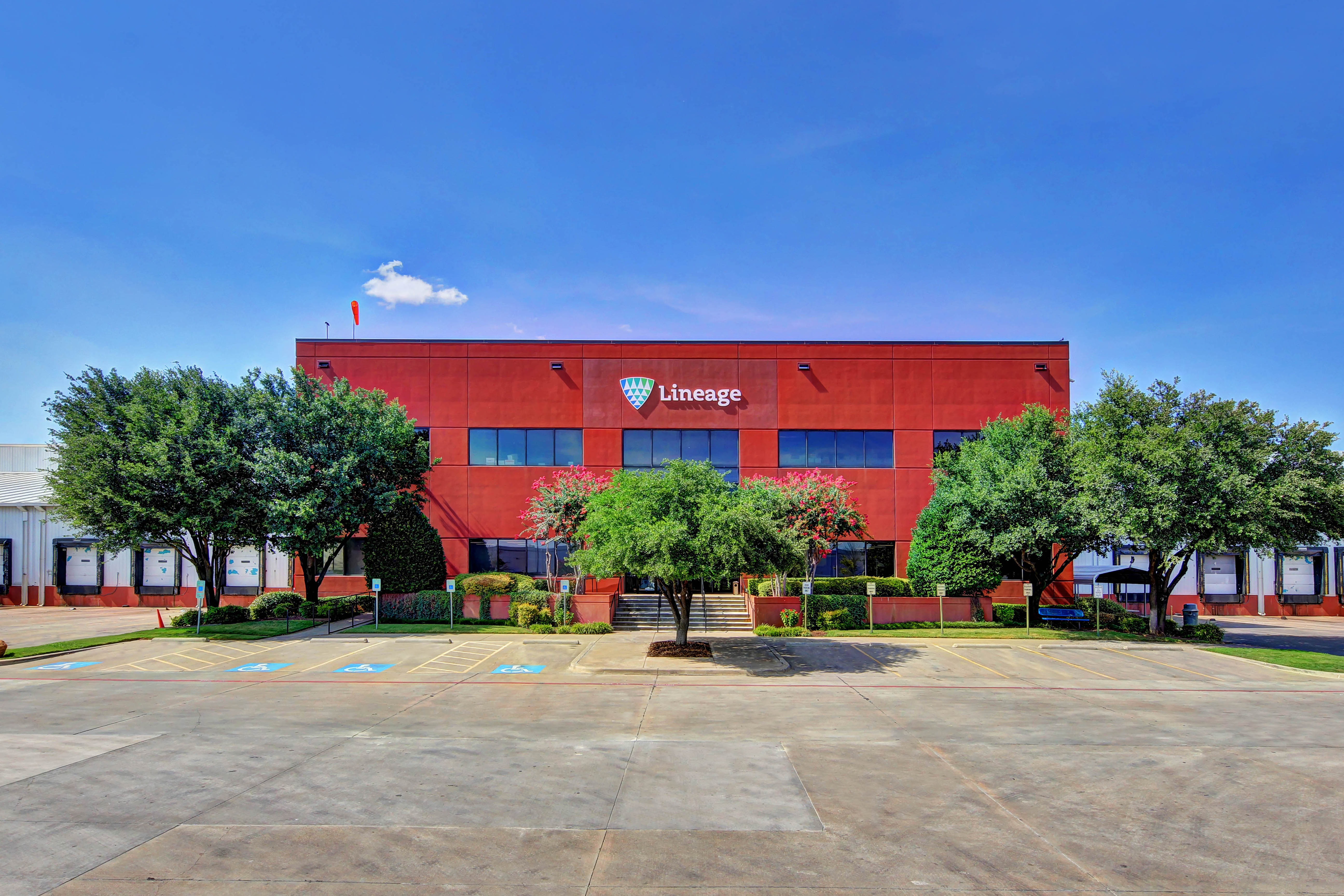 Foto exterior de las instalaciones Gold Spike de Lineage