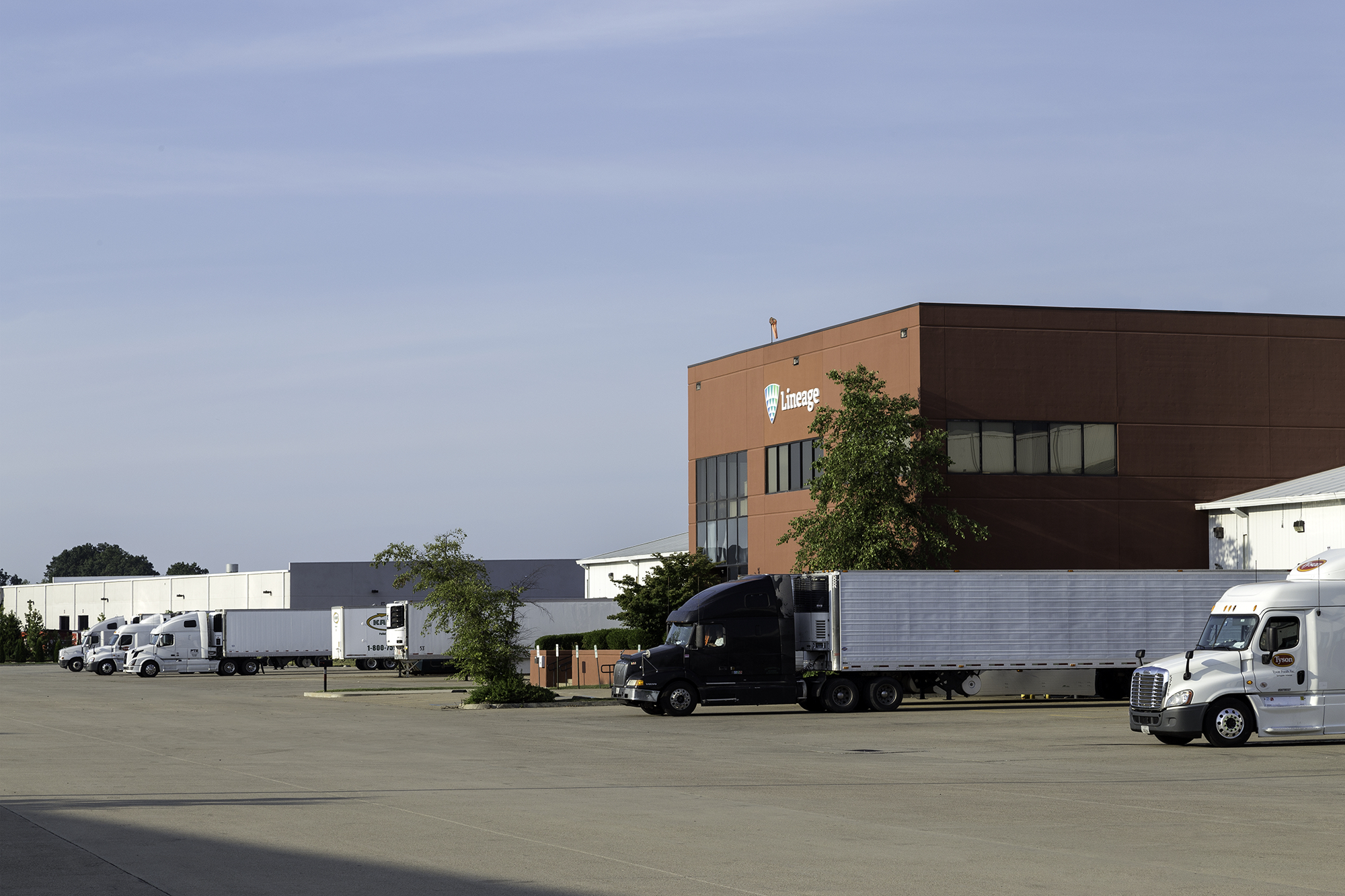 Foto exterior de las instalaciones de Lineage en Louisville - Winstead