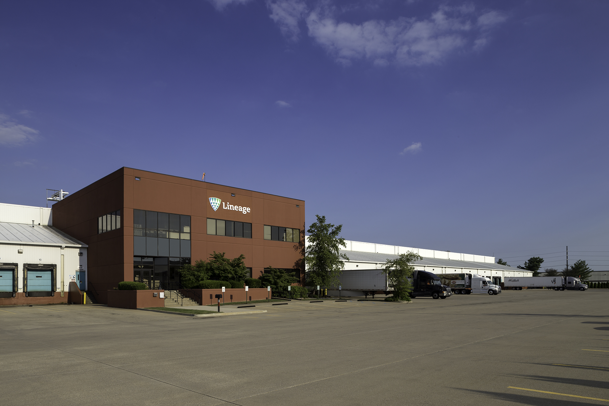 Foto exterior de las instalaciones de Lineage en Louisville - Winstead