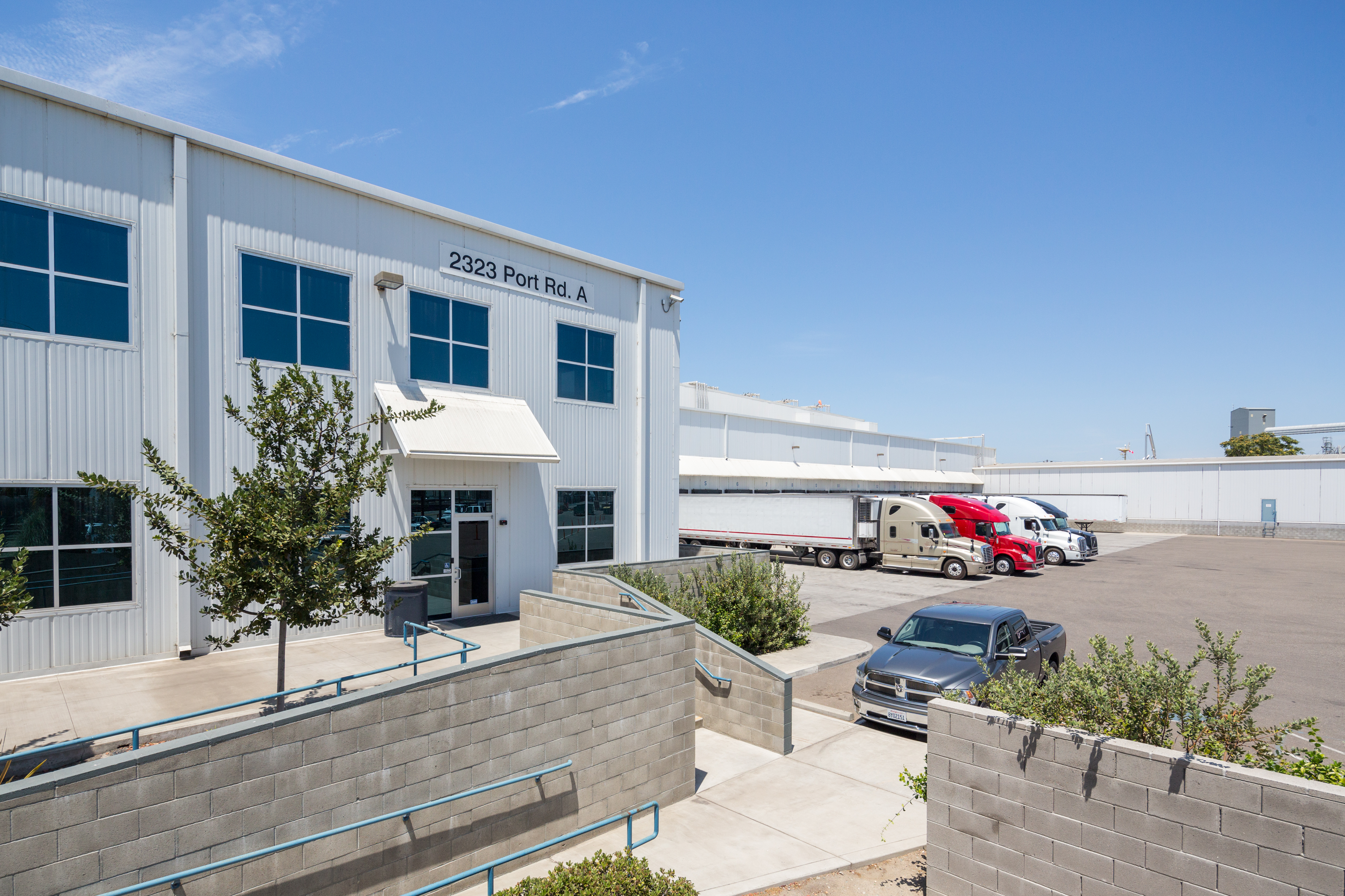 Foto exterior de las instalaciones de Lineage en Stockton