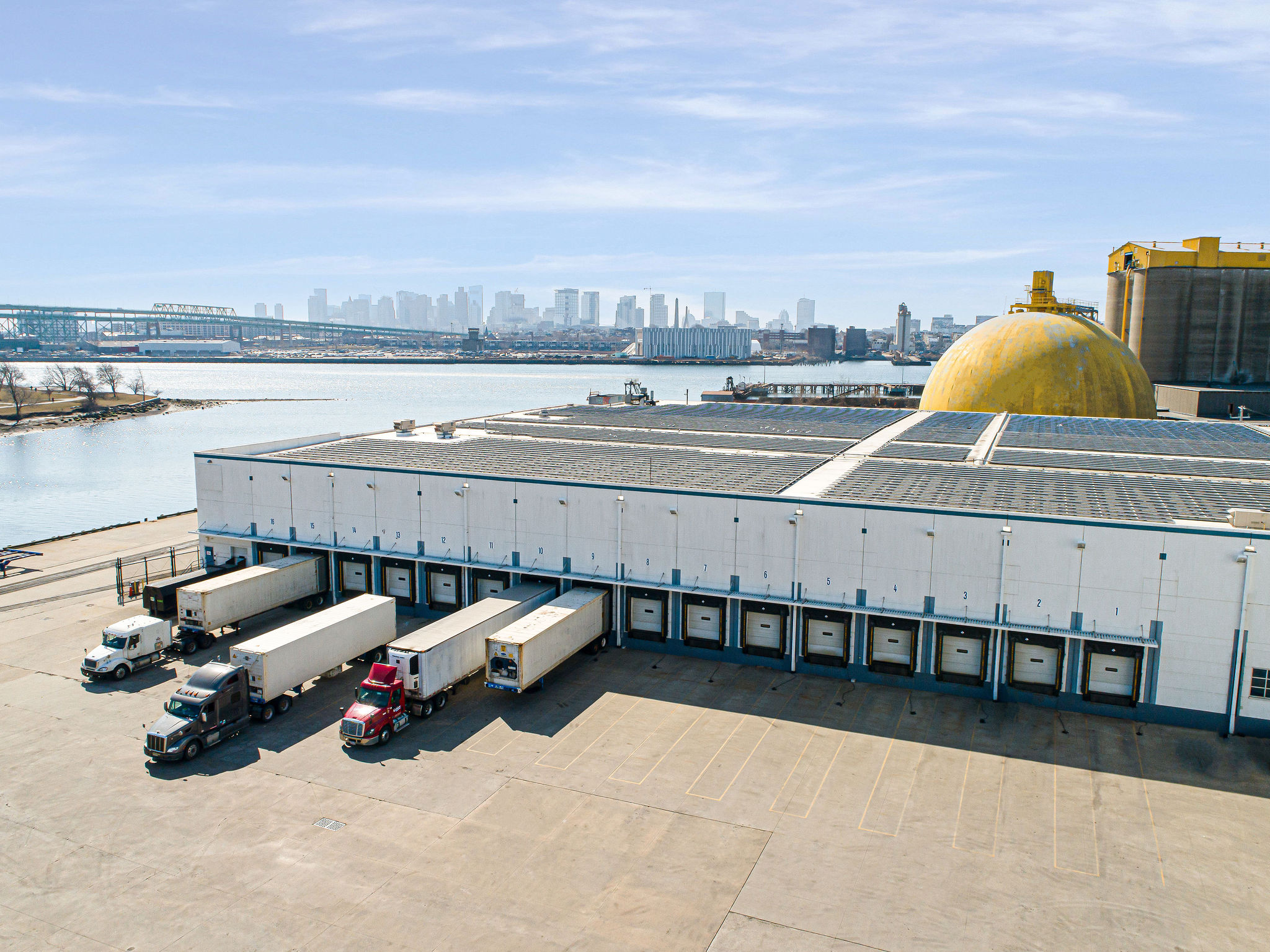fotografía aérea de un almacén frigorífico