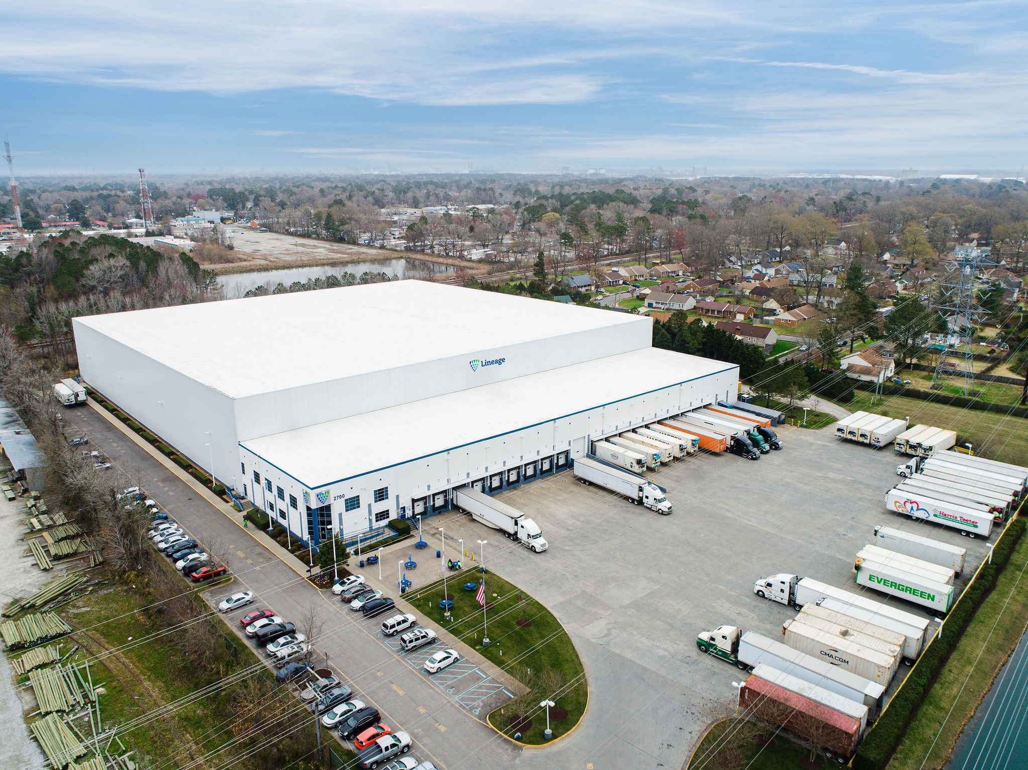 Photographie aérienne d’un entrepôt frigorifique