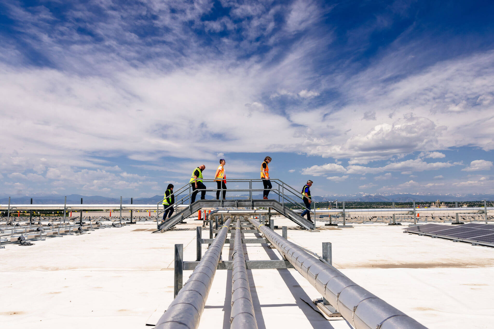 Las evaluaciones energéticas de las instalaciones de Lineage son un esfuerzo de cambio cultural por parte de Lineage para capacitar a nuestros equipos de mantenimiento de las instalaciones para realizar mejoras incrementales en la eficiencia energética general de nuestras instalaciones.