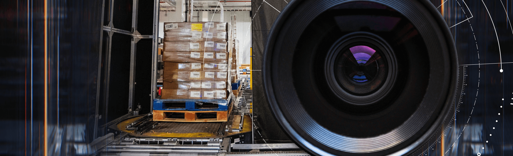 Escaneado automático de palés en el almacén con tecnología Lineage Eye que captura datos para optimizar la cadena de suministro.