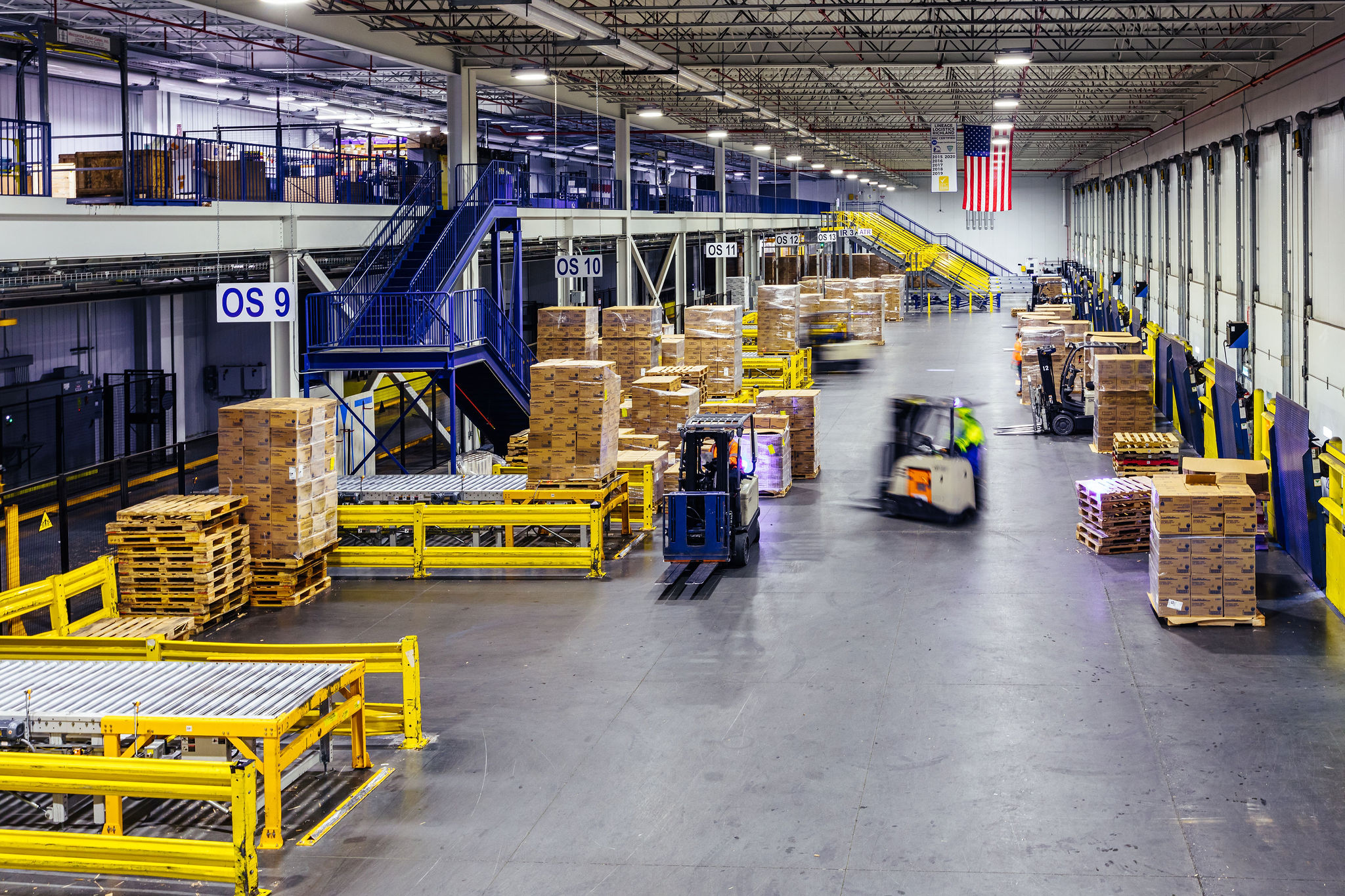 Interior de un almacén frigorífico de Lineage