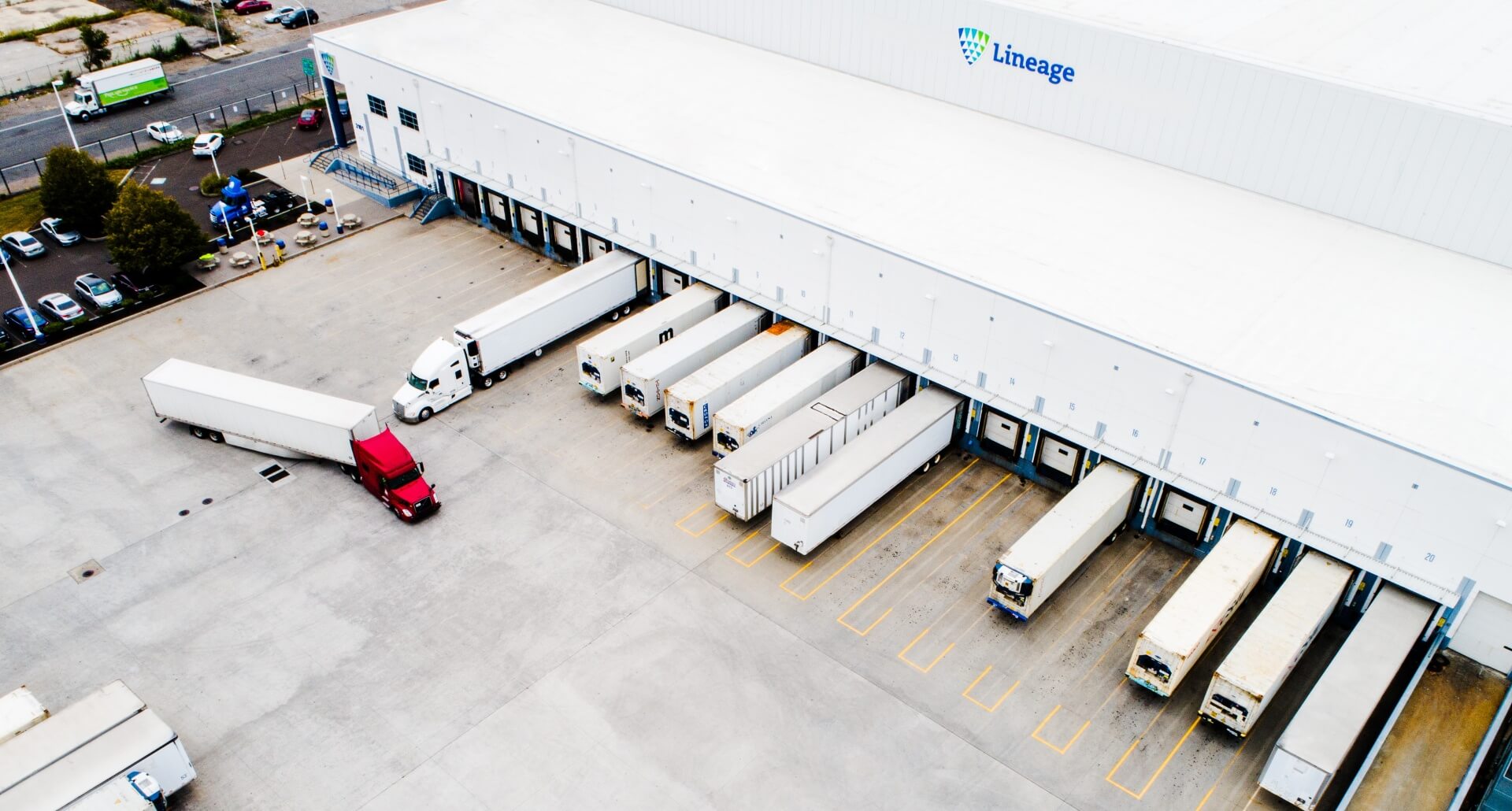 Lineage connects the food supply chain from production and cold storage to distribution and end consumers with a suite of cold storage warehousing and integrated transportation services.
