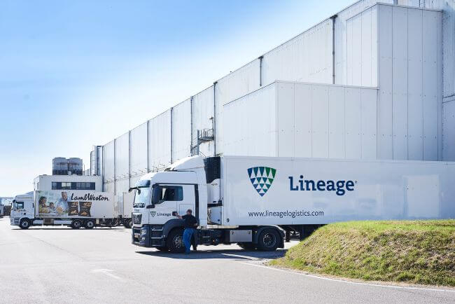 Lineage à l’entrepôt frigorifique de Bergen op Zoom aux Pays-Bas, mettant en évidence les capacités intégrées de transport et de logistique.
