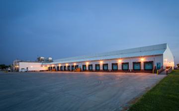 Exterior photo of Lineage's Omaha - Gomez facility
