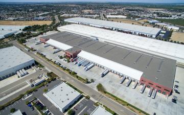 Aerial photo of Lineage's Manteca facility