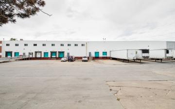 Exterior photo of Lineage's Des Moines facility