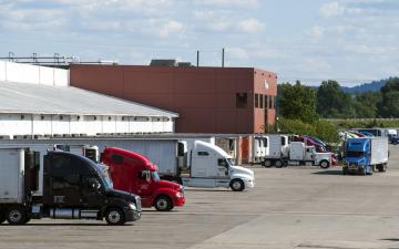 Exterior photo of Lineage's Allentown facility with trucks