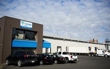 Exterior photo of Lineage's Salem facility
