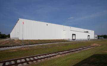 Photo of rail lines connecting to Lineage's Macon facility