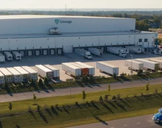 Lineage's Fresh facility in Swedesboro, PA is equipped with multiple temperature-controlled rooms to handle, store, and transport fresh produce across the US.