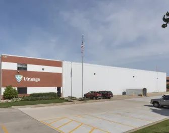 Lineage's Chicago - Batavia cold storage warehouse provides strategic cold chain services, like d2c solutions, case picking, repacking, and more.