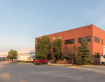 Lineage Chicago - Geneva regional distribution center provides supply chain solutions, like blast freezing, cold storage warehousing and temperature-controlled transportation solutions to help enhance your supply chain operations in the Midwest.