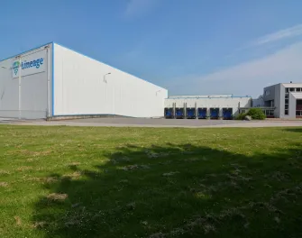 Heerenberg cold storage facility in the Netherlands with global warehousing, integrated logistics and real-time tracking services.