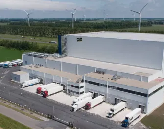 Lineage's automated cold storage warehouse in Lelystad, Netherlands with integrated logistics, blast freezing and retail consolidation capabilities.