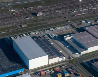 Lineage Rotterdam – Maasvlakte facility with automated warehousing, port access and transloading services for global cold chain efficiency