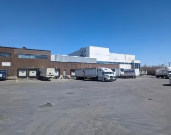 Exterior of Lineage’s cold storage facility in Lachine, Quebec