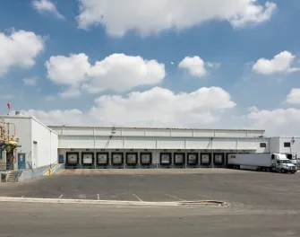 Extérieur de LineageEntrepôt réfrigéré public Riverside 2