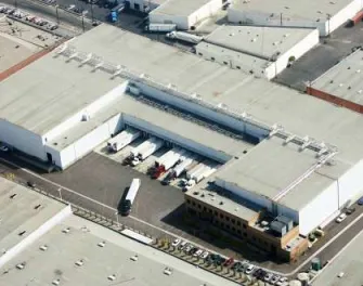 Vista aérea de las instalaciones de la cadena de frío de Sierra Pine en Vernon, California
