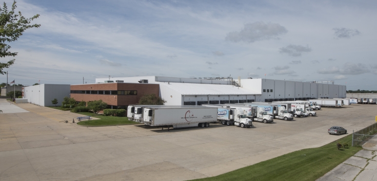 Exterior photo of Lineage's Chicago - Batavia facility