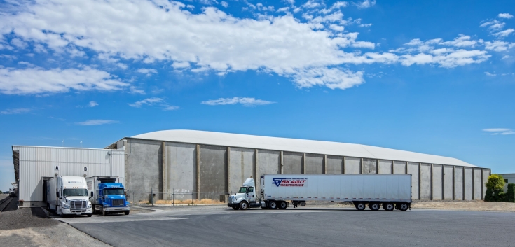 Exterior photo of Lineage's Quincy - Columbia facility