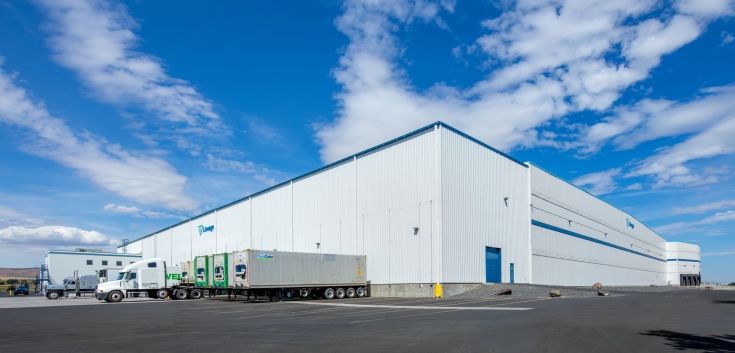 Exterior photo of Lineage's Quincy International facility