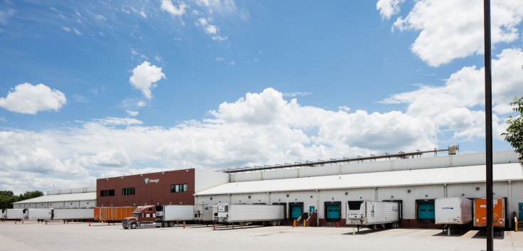 Exterior photo of Lineage's Ottumwa facility