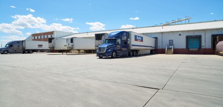 Exterior photo of Lineage's Greeley facility