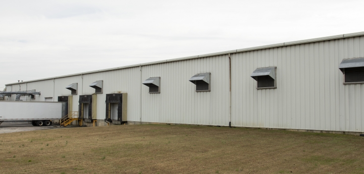 Exterior photo of Lineage's Richmond - Chesapeake facility