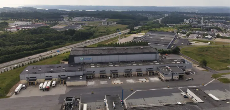 photo aérienne de l’entrepôt frigorifique 