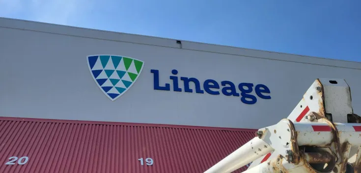 Vue extérieure de LineageCalgary - Entrepôt frigorifique de Foothills