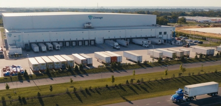 Lineage's Fresh facility in Swedesboro, PA is equipped with multiple temperature-controlled rooms to handle, store, and transport fresh produce across the US.