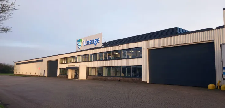 Exterior del almacén frigorífico de Lineageen Gameren, Países Bajos, con capacidad de expedición de mercancías y despacho de aduanas.