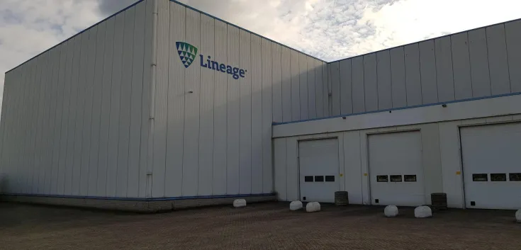 Lineage entrepôt frigorifique à Hoogerheide, aux Pays-Bas, avec des capacités de transbordement, de transbordement et de logistique intégrée.