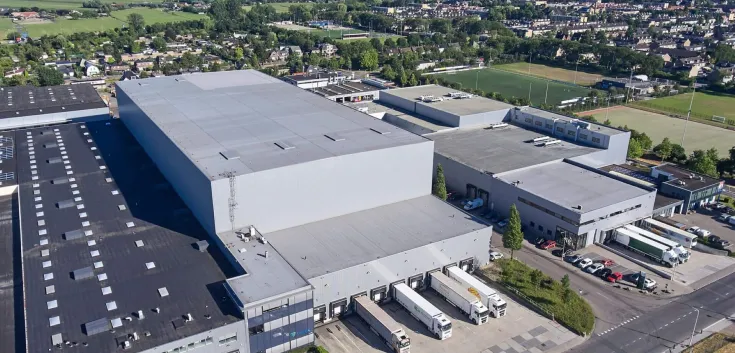 Lineage automated cold storage warehouse in Waalwijk, Netherlands with case picking and onsite processing capabilities.