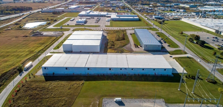 Exterior of Lineage’s Woodstock (Parkinson), Ontario cold storage facility with logo