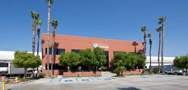 Vista exterior del almacén frigorífico de Lineageen Mira Loma