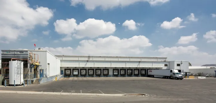 Exterior del almacén frigorífico público Riverside 2 de Lineage