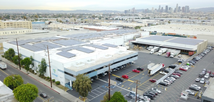 Front view of Lineage’s Vernon 5 facility near downtown Los Angeles