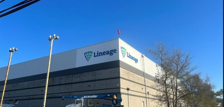 Exterior de Lineage Instalación de almacenamiento frigorífico en Saint-Laurent, Quebec