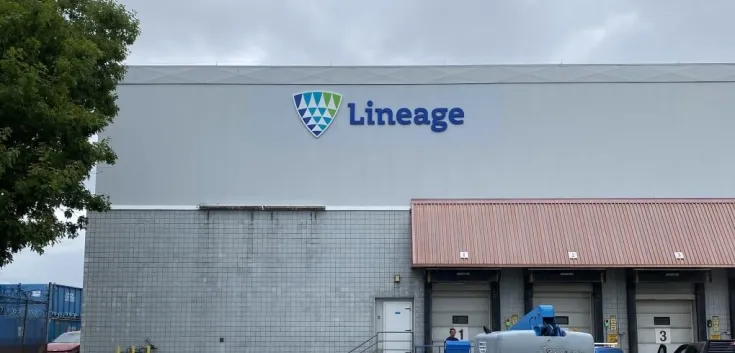 Exterior del almacén frigorífico de Lineageen Surrey (Columbia Británica)