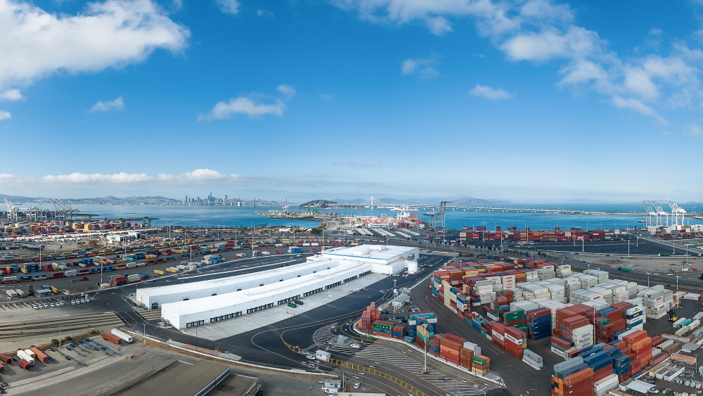 Aerial image of a Lineage warehouse