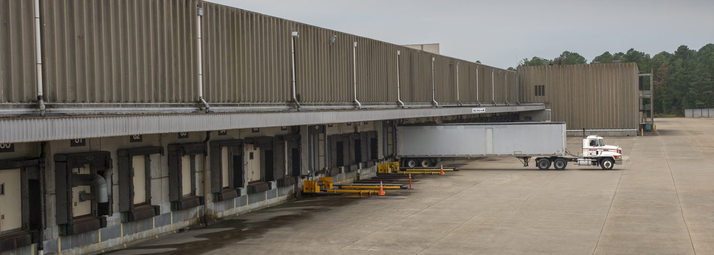 Exterior photo of Lineage's Chester - Supply Chain facility