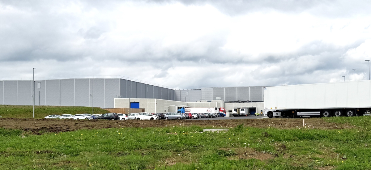 Lineage's Vejle cold storage warehouse in Denmark as viewed from the exterior