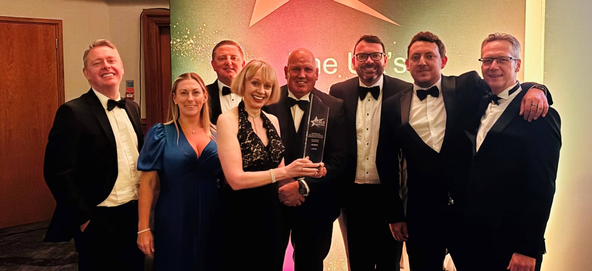 Lineage UK team celebrating their Temperature Controlled Storage Operator of the Year 2025 win at the TCS&D Awards.